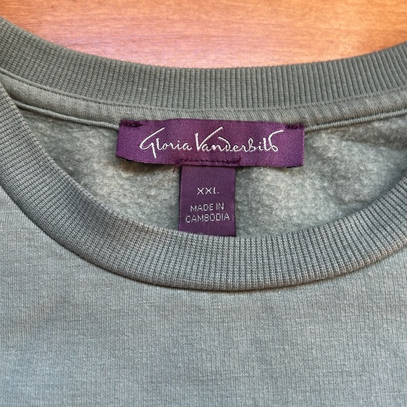 Gloria Vanderbilt Crewneck - Picture 2 of 4